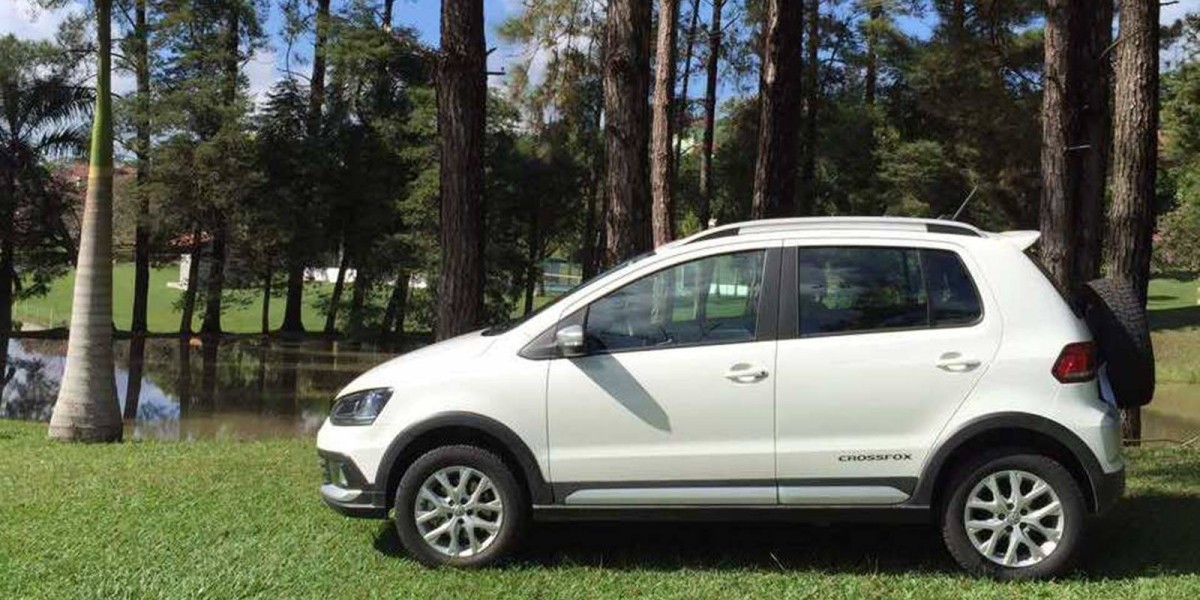 2015 VW CrossFox revealed in Brazil